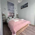Апартаменты Comfortable Perfect For Remote Work By Renters Щецин