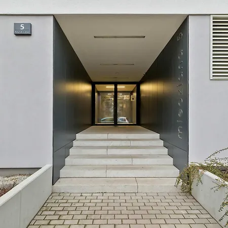 Comfortable Perfect For Remote Work By Renters